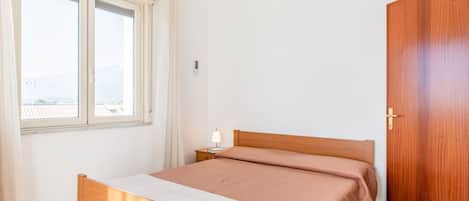 2 chambres, fer et planche Ă repasser, Wi-Fi, literie fournie