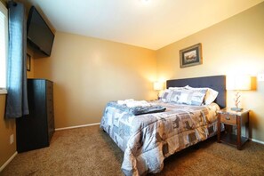 2 bedrooms, iron/ironing board, free WiFi, bed sheets