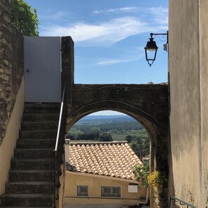 Enceinte de lâhĂ©bergement