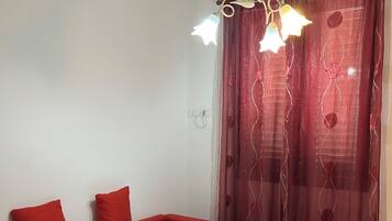 2 chambres, bureau, fer et planche à repasser, Wi-Fi gratuit
