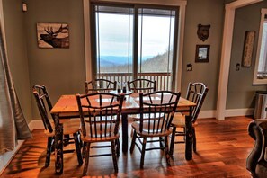 Dining - Experience serenity in this 3-bedroom cabin with stunning views in West Jefferson, NC. (West Jefferson)