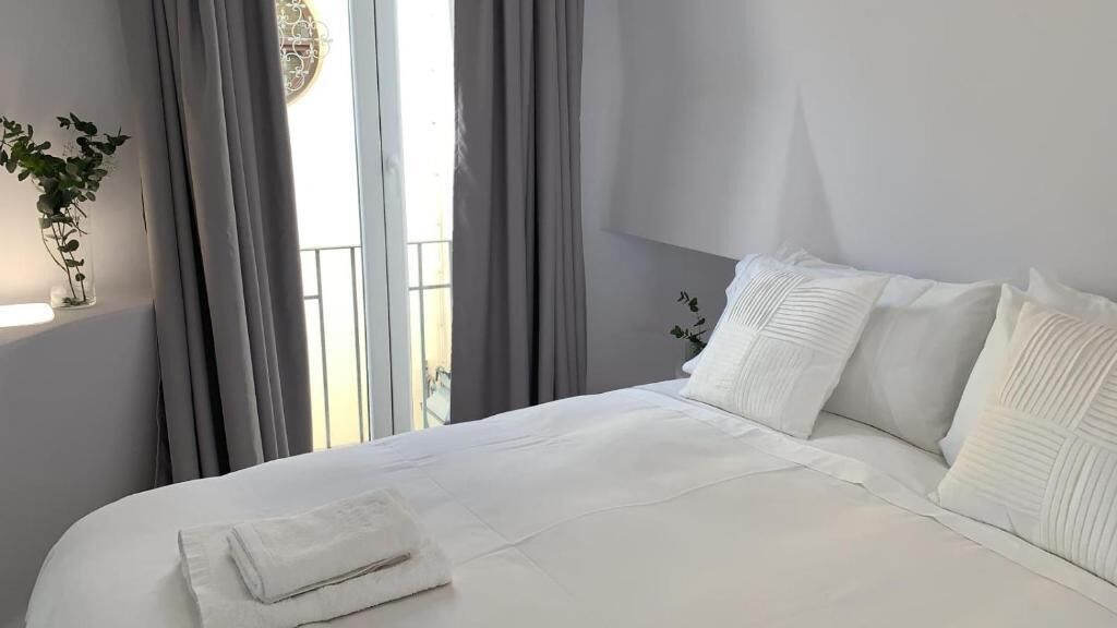 Standard Single Room | Down duvets, blackout curtains, soundproofing, free WiFi