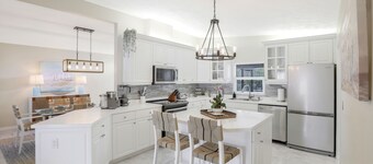 Escape to your very own private oasis in Naples, Florida!  Close to all !
