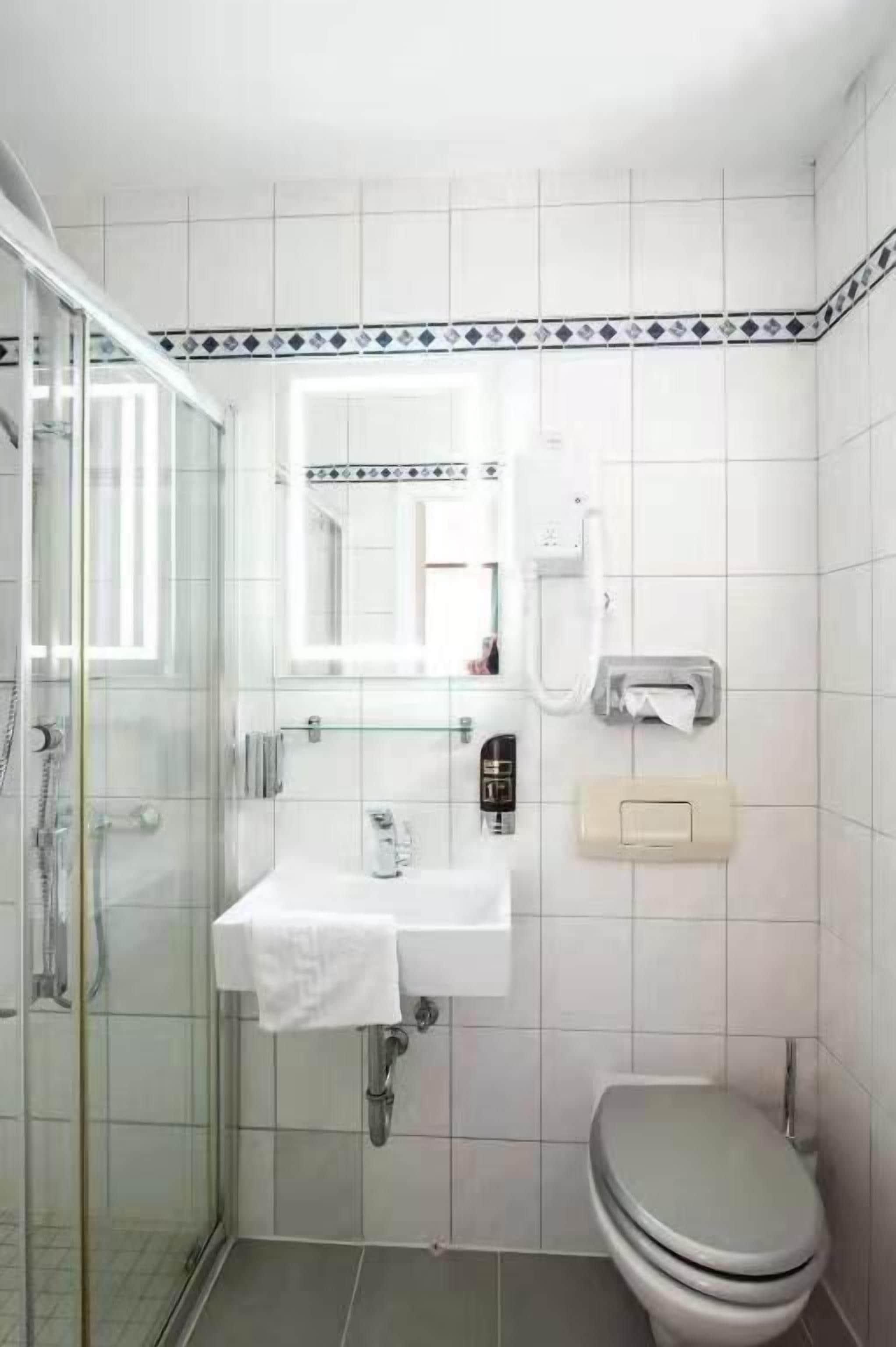 Double Room | Bathroom | Bidet, towels