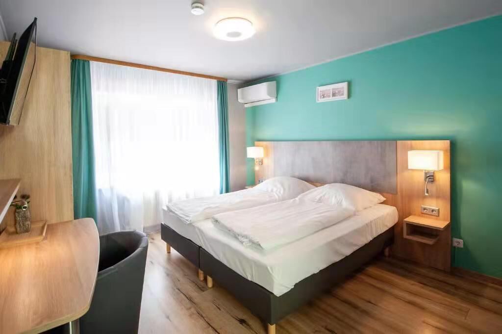 Doppelzimmer | Reisekinderbett, kostenloses WLAN, Bettwäsche