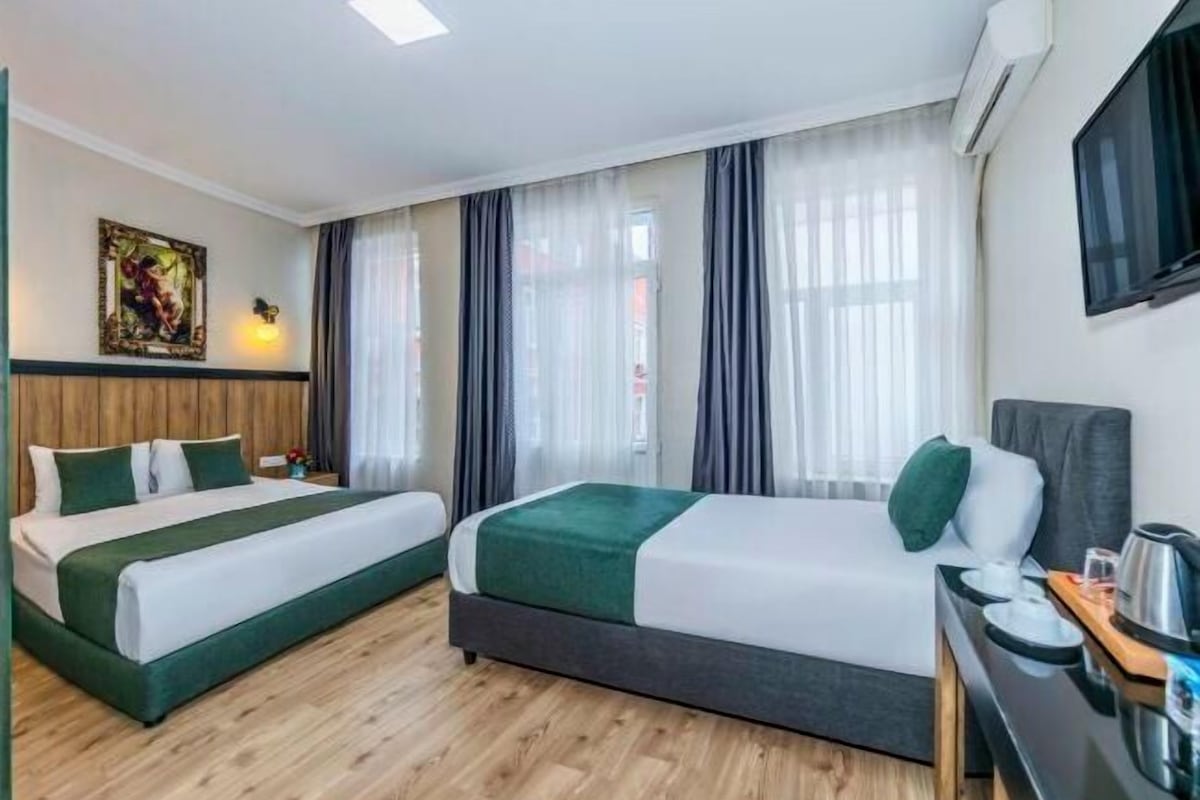 Egyptian cotton sheets, premium bedding, down comforters, minibar