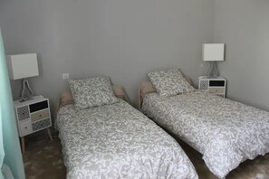 2 bedrooms, free WiFi, bed sheets - Appart. all on foot Biarritz Centre classé * * * (Biarritz)