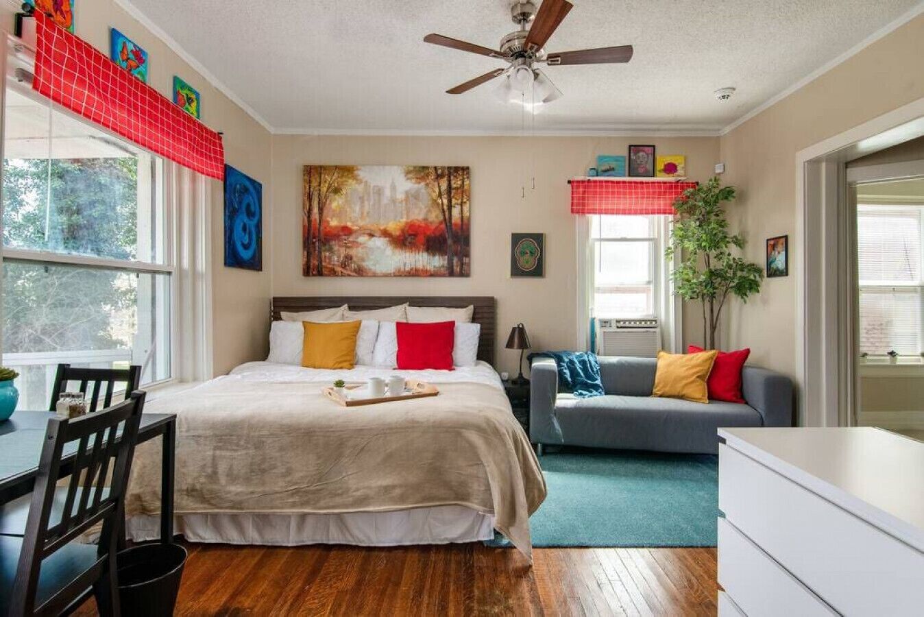 ✨Artist Abode✨King Bed✨Fast WiFi✨0.7mi↣KU Med✨