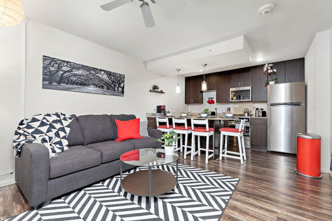 ★❂Sinatra's Escape❂King Bed❂Fast Wifi❂★