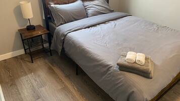 1 bedroom, desk, free WiFi, bed sheets