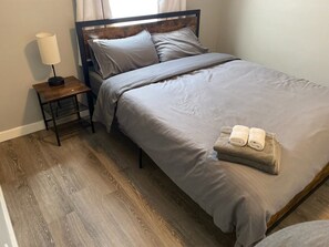 1 bedroom, desk, free WiFi, bed sheets