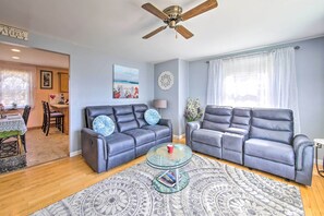 Flat-screen TV, fireplace - Ocean Inlet Cottage w/ Deck & Grill! (West, Bath)