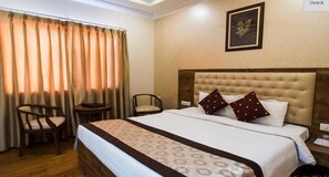 In-room safe, desk, laptop workspace, iron/ironing board