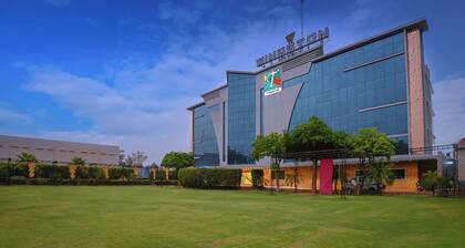 Wingston A TreeHouse Hotel Mathura