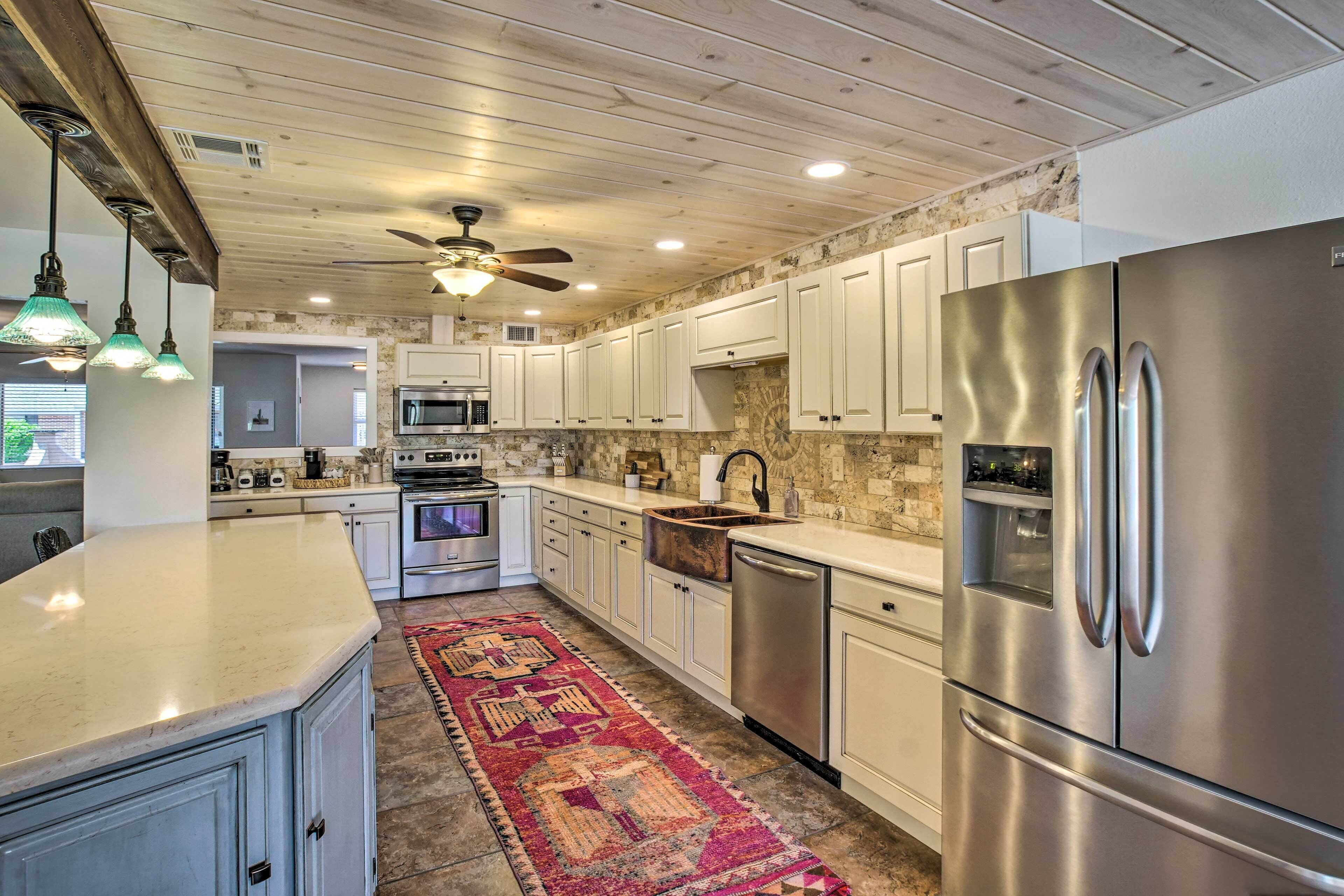 Lovely Mesa Escape w/ Private Pool & Hot Tub!
