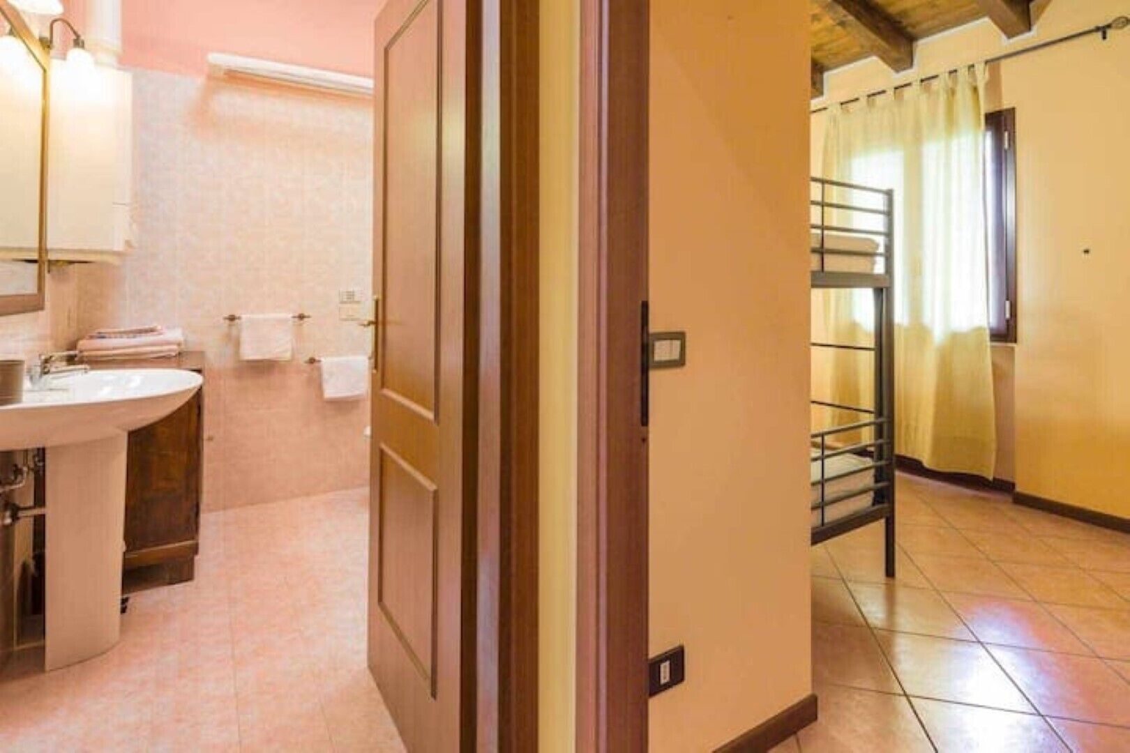 Dusche, Haartrockner, Bidet, Seife