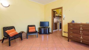 TV - Omas Haus suitable for families (Toscolano Maderno)