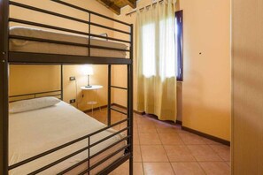 2 bedrooms, free WiFi, bed sheets