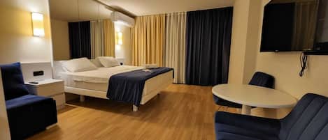 1 bedroom, iron/ironing board, free WiFi
