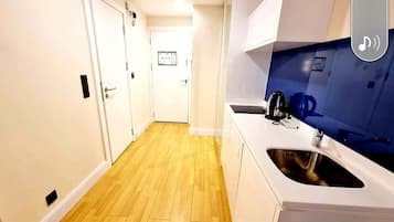 Fridge, microwave, stovetop, electric kettle