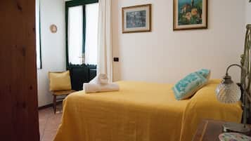 Quarto, 1 cama de solteiro grande | 1 quarto, escrivaninha, Wi-Fi de cortesia