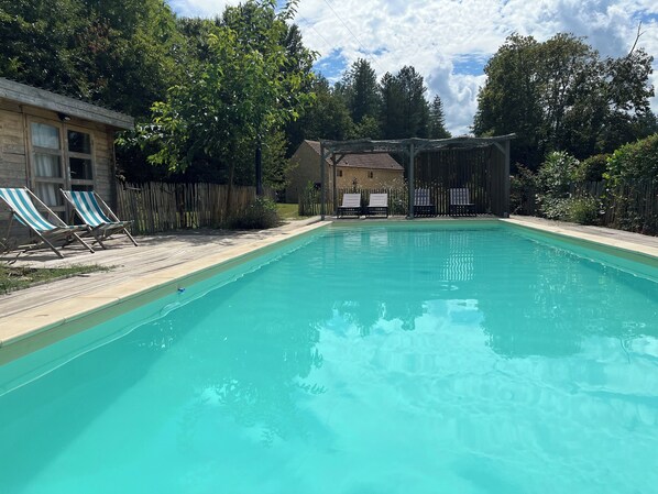 Outdoor pool, a heated pool