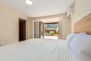 1 habitación, tabla de planchar con plancha, wifi gratis y ropa de cama 