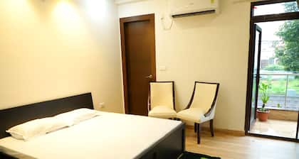 Shivoham Yoga Retreat - Spacious and Fully Equipped Apartment in Tranquil Area