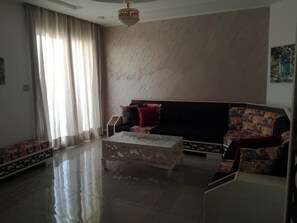 Apartment, 2 Bedrooms, Smoking, Balcony | Living room