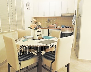 Apartment, 1 Bedroom, Accessible, Patio | Dining