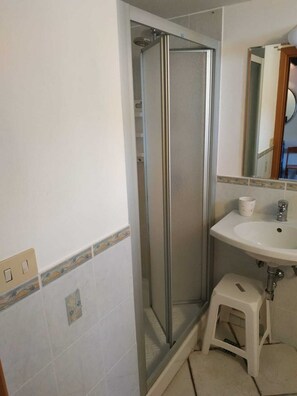 Apartamento, 1 quarto, varanda, vista para o oceano | Banheiro