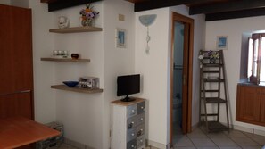 Apartment, 1 Bedroom, Patio, Ocean View | Lounge