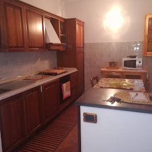 Appartamento, 2 camere da letto, caminetto, vista città | Interni