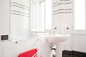 Felles sovesal, 1 soverom, balkong | Bad