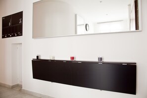 Dormitorio condiviso, 1 camera da letto, balcone | Lounge