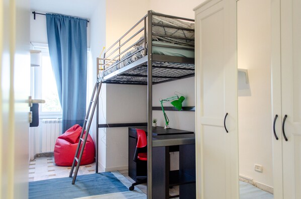 1 bedroom, desk - Kamchu Apartments Single Room Piazza Bologna (Rome)