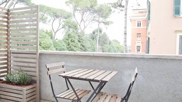 Gemeinsamer Schlafsaal, 1 Schlafzimmer, Balkon | Speisen