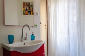 Room - Kamchu Apartments Room With Private Bathroom Piazza Bologna (Rome)