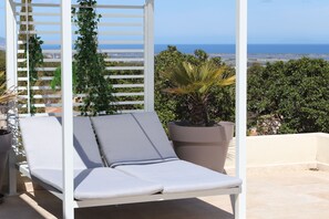 Terrace/patio - Villa with pool, sea view (Borgo)