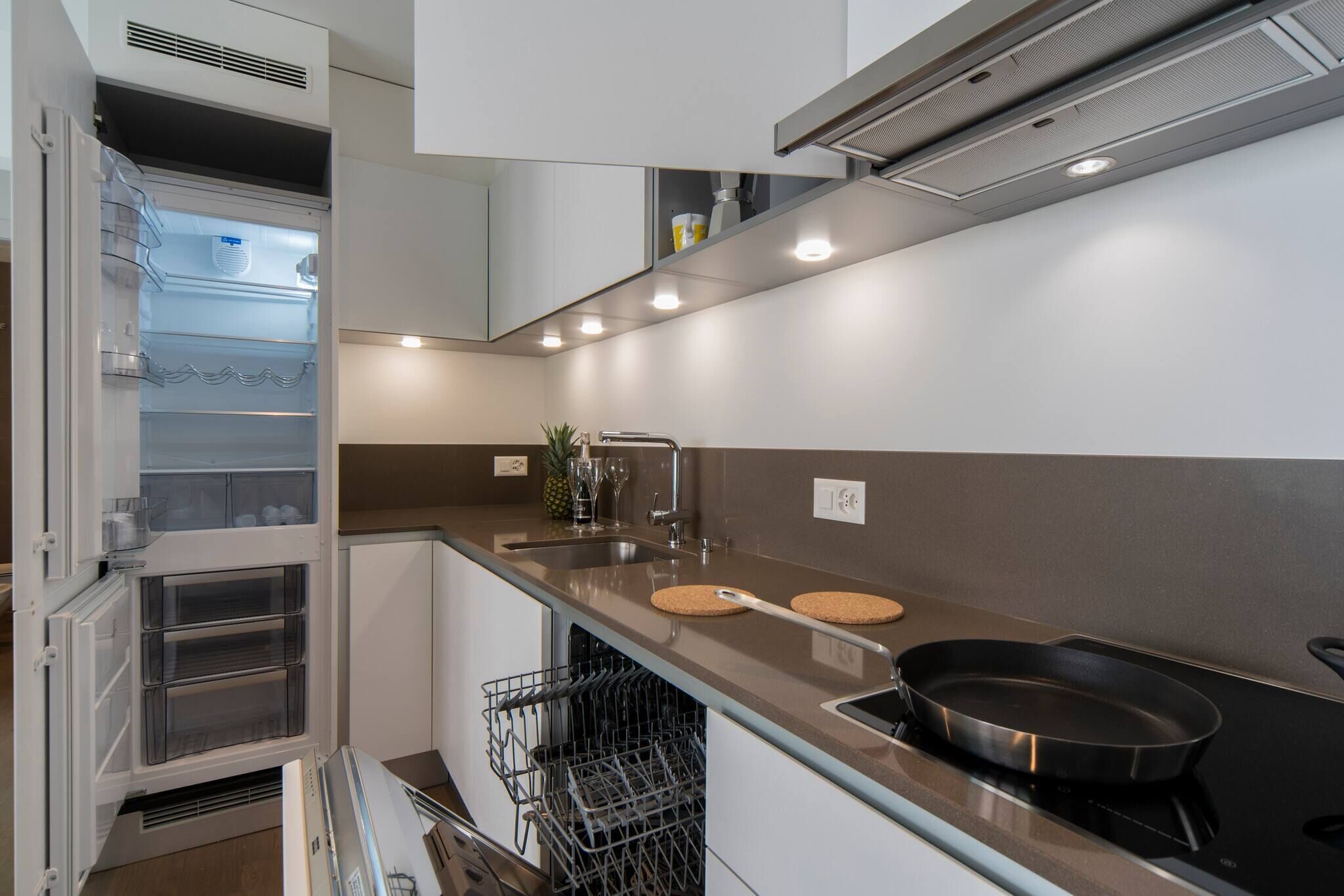 Apartment, 1 Bedroom, Accessible, Smoking | Interior