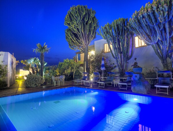 House, 3 Bedrooms, Smoking, Balcony | Pool | Outdoor pool