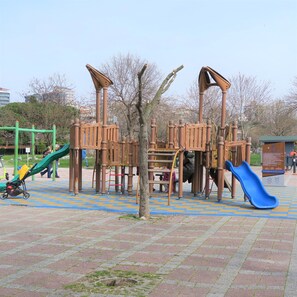 Apartment, 2 Bedrooms, Accessible, Fireplace | Children's area