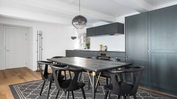 Apartment, 1 Bedroom, City View | Interior