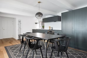 Apartment, 1 Bedroom, City View | Interior