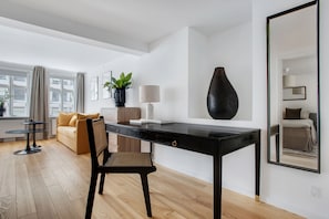 Apartment, 1 Bedroom, City View | Living area
