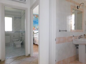 Villa, 3 Schlafzimmer, eigener Pool, Gartenblick | Badezimmer