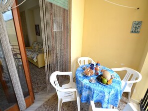 Apartment, 2 Schlafzimmer, Raucher, Balkon | Speisen