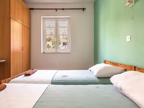 Apartment, 3 Bedrooms, Balcony - Comfortable 3 Bedroom Apartment in Makarska (Makarska)