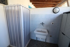 Villa, 2 Bedrooms, Smoking, Patio | Bathroom