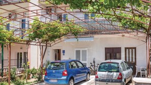 Appartement, 1 slaapkamer, balkon | Parkeren | Een beperkt aantal parkeerplaatsen